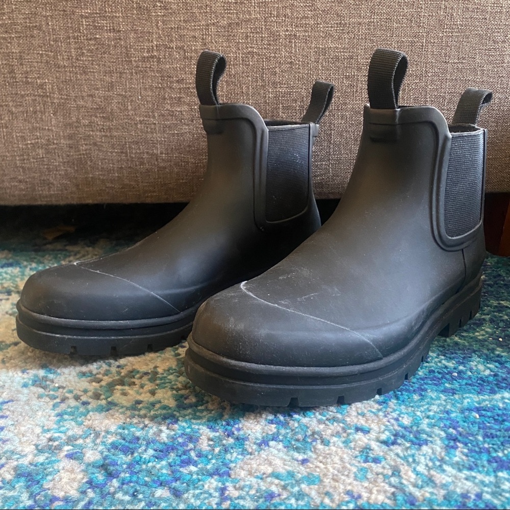 Everlane Chelsea Rain Boot